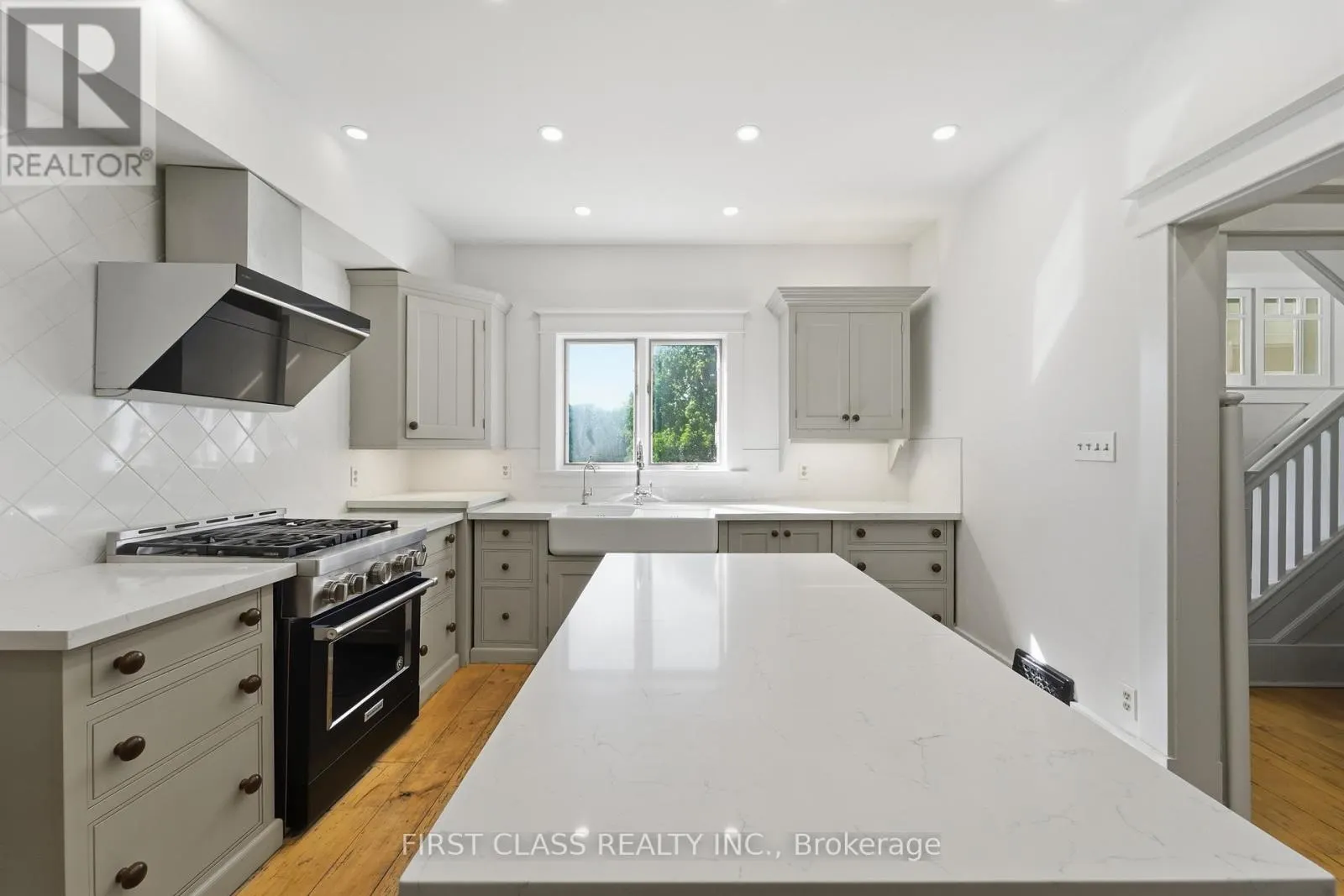 424 CONCESSION RD 8 E