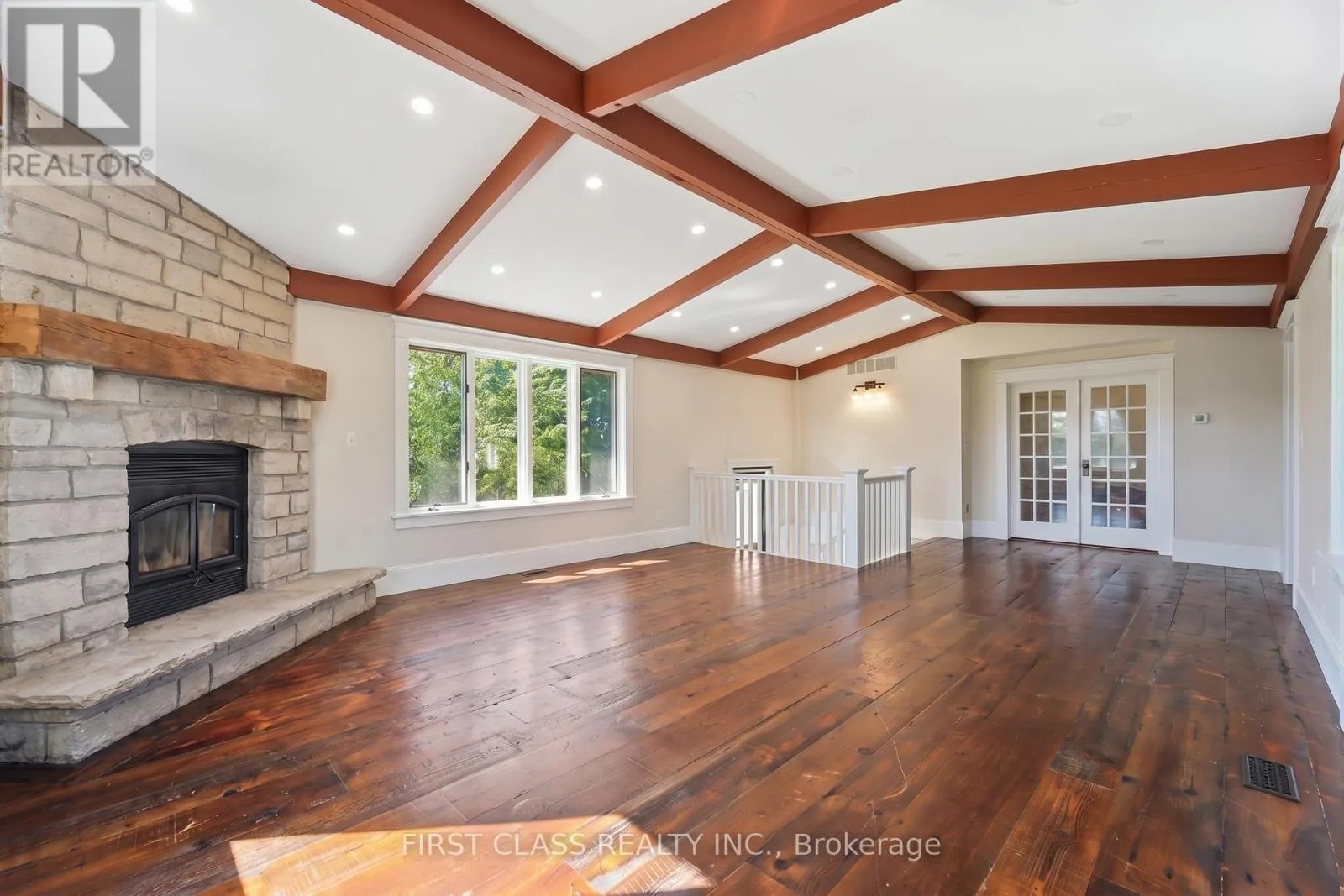 424 CONCESSION RD 8 E