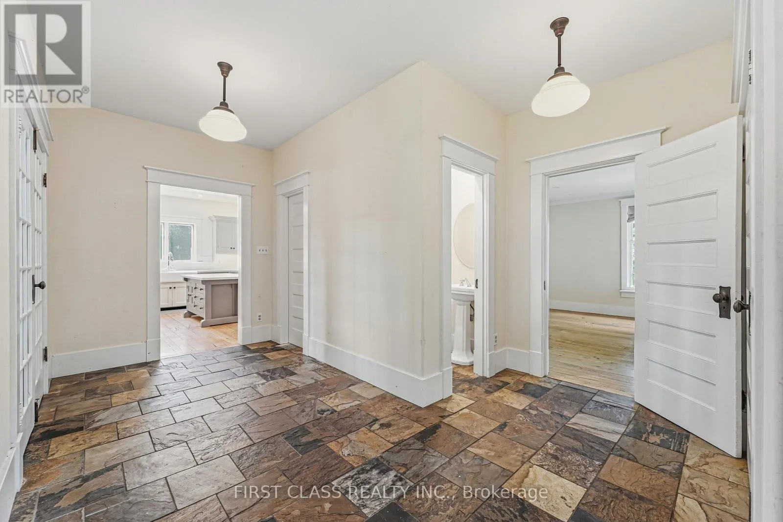 424 CONCESSION RD 8 E