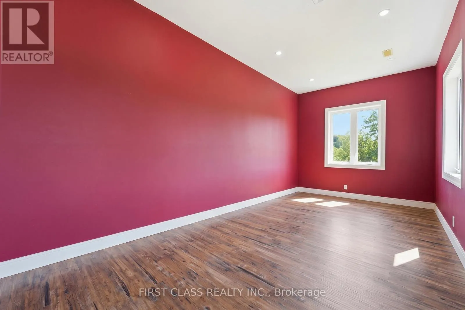 424 CONCESSION RD 8 E