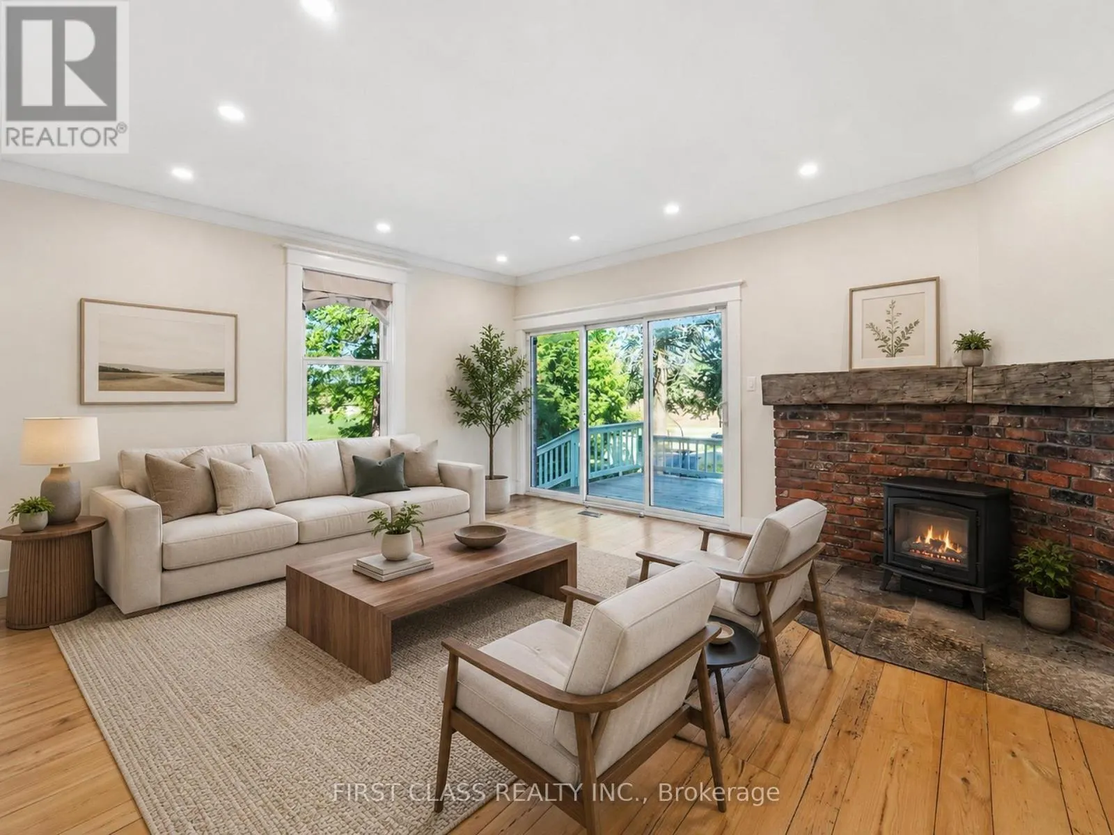 424 CONCESSION RD 8 E