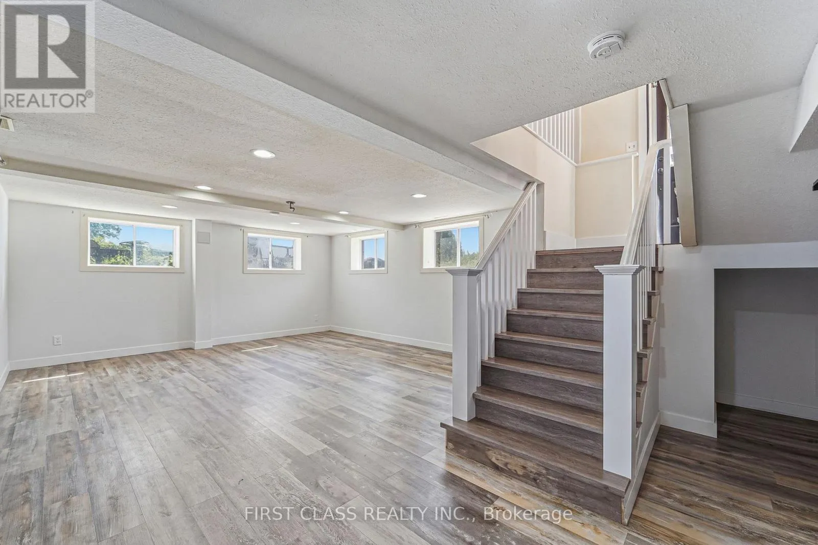 424 CONCESSION RD 8 E