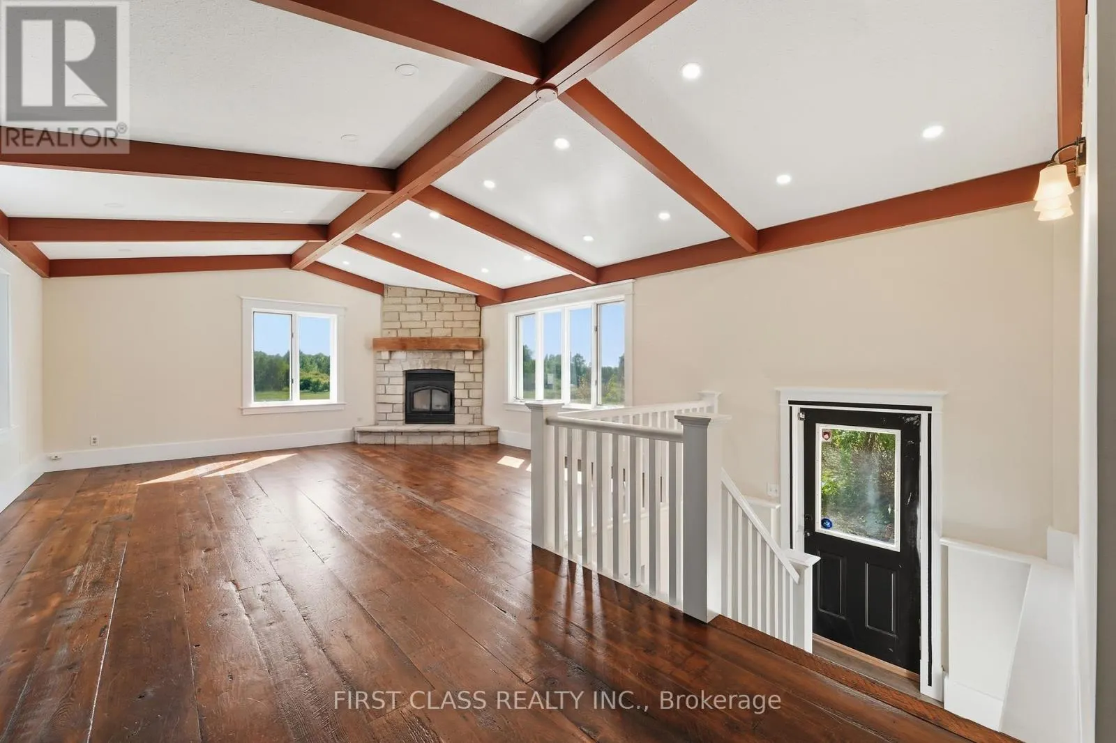 424 CONCESSION RD 8 E