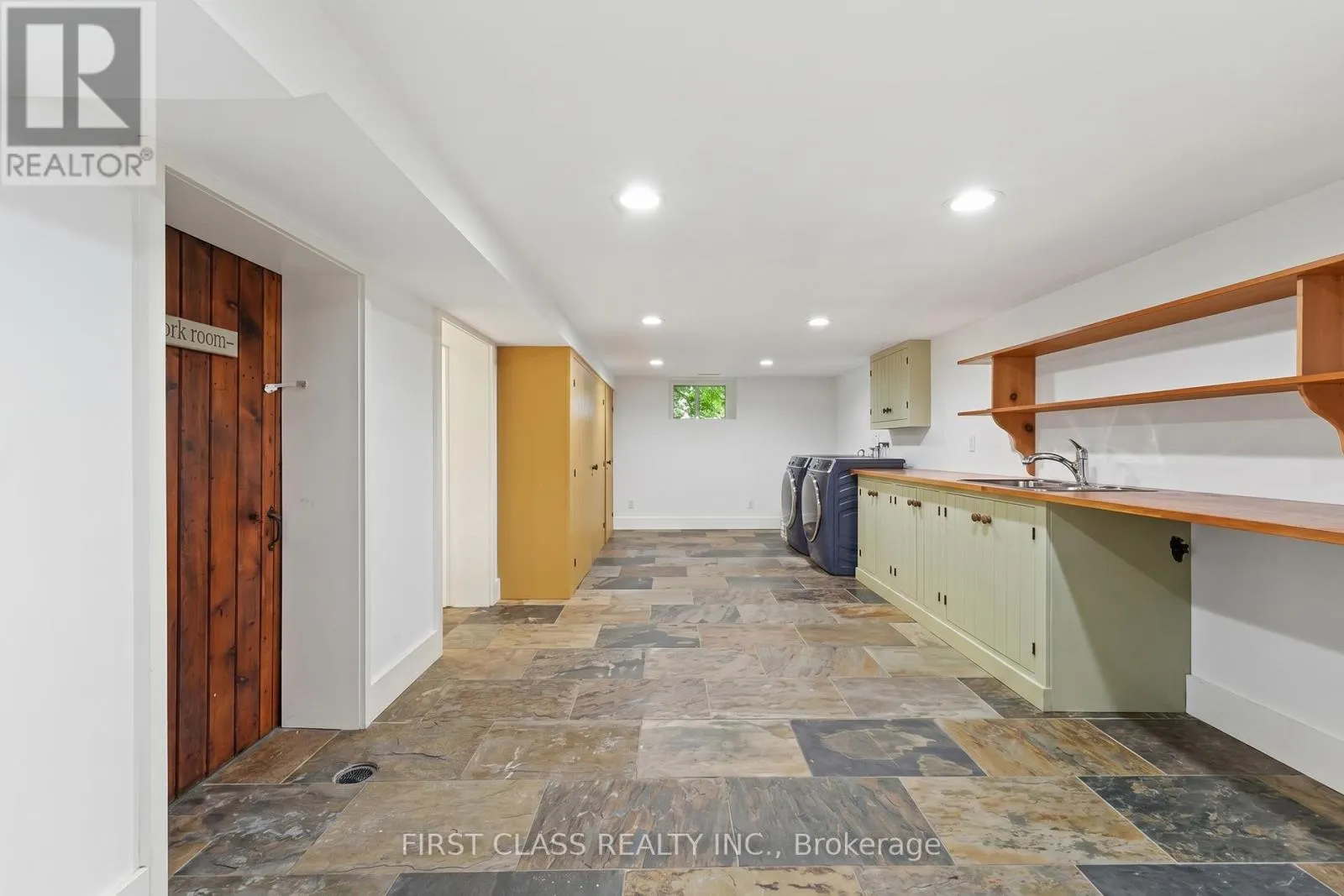 424 CONCESSION RD 8 E