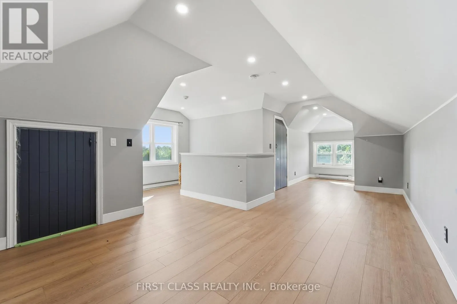 424 CONCESSION RD 8 E