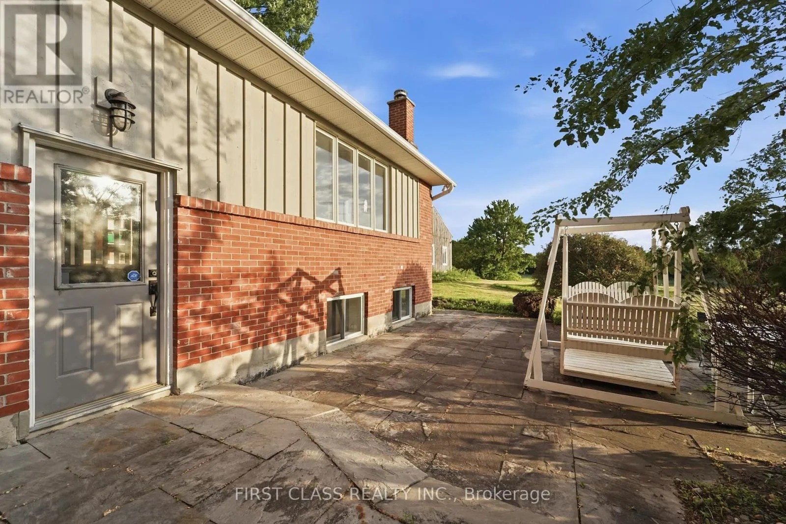 424 CONCESSION RD 8 E