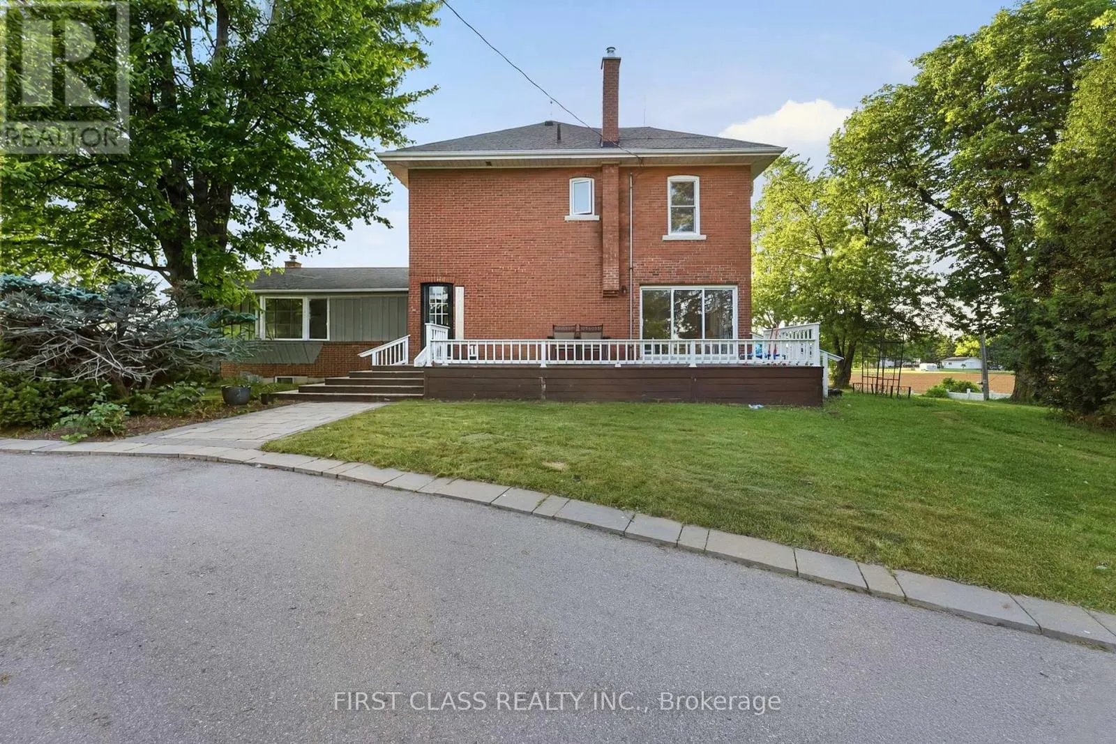 424 CONCESSION RD 8 E