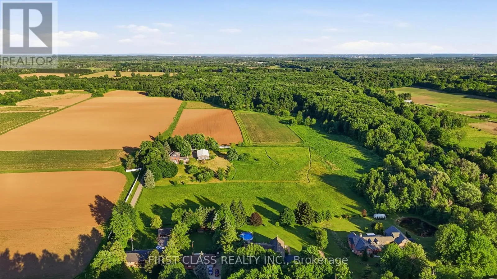 424 CONCESSION RD 8 E