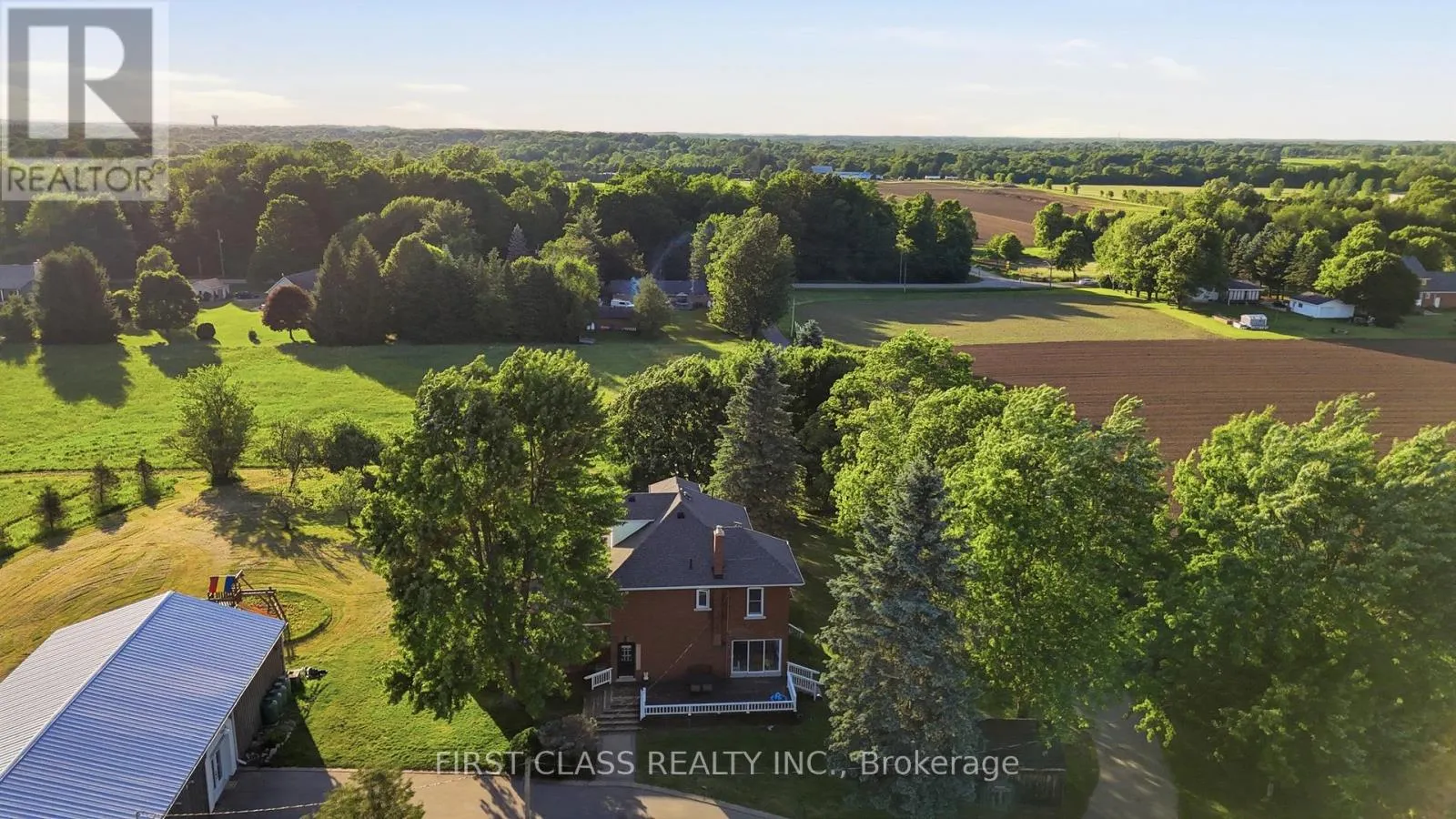 424 CONCESSION RD 8 E