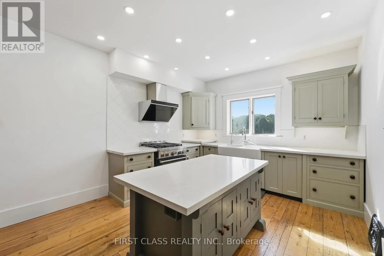 424 CONCESSION RD 8 E