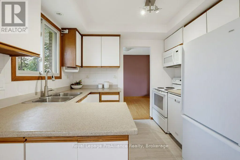 23 THORNCLIFFE DRIVE