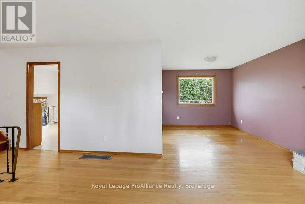 23 THORNCLIFFE DRIVE