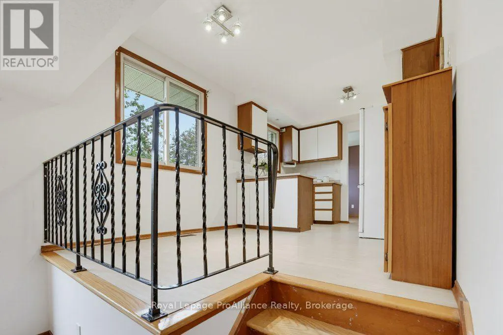 23 THORNCLIFFE DRIVE