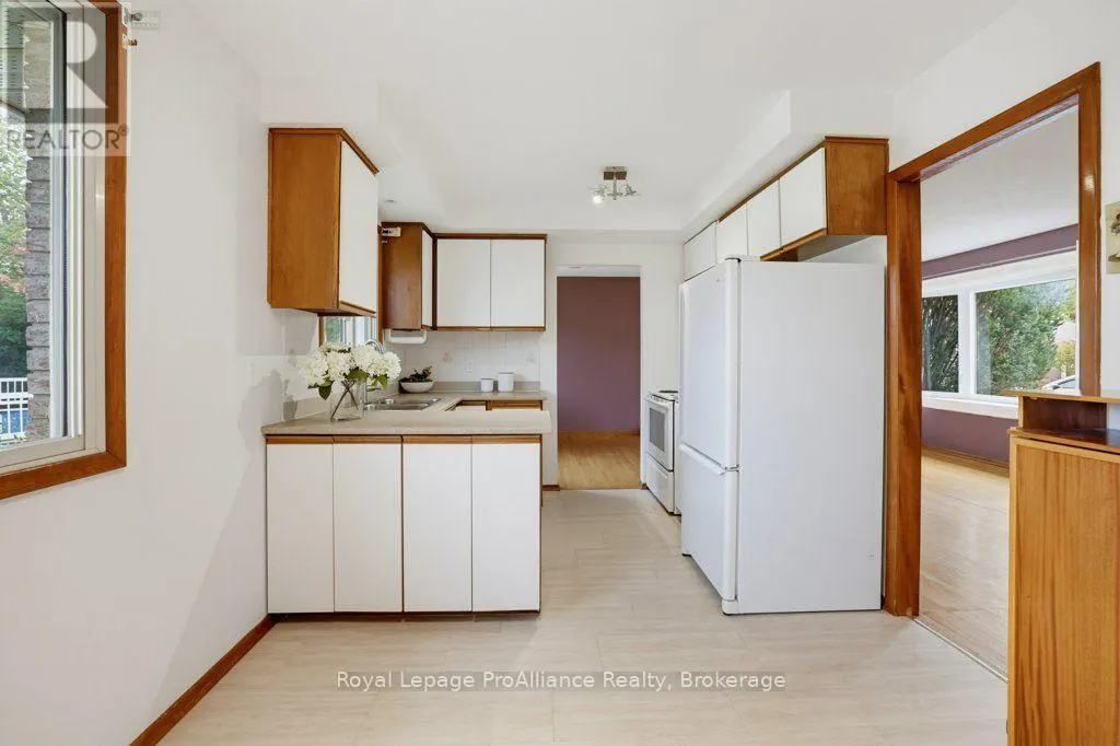 23 THORNCLIFFE DRIVE