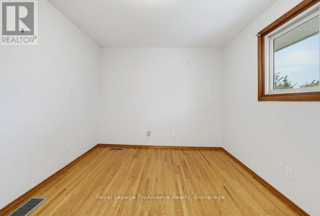 23 THORNCLIFFE DRIVE