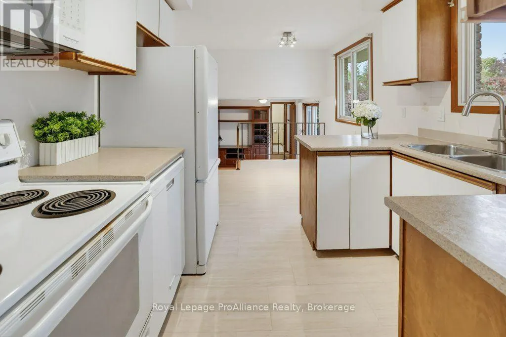 23 THORNCLIFFE DRIVE