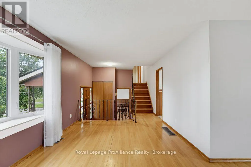 23 THORNCLIFFE DRIVE