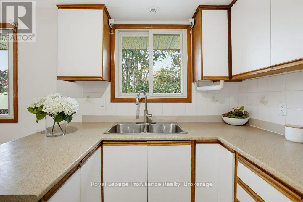 23 THORNCLIFFE DRIVE