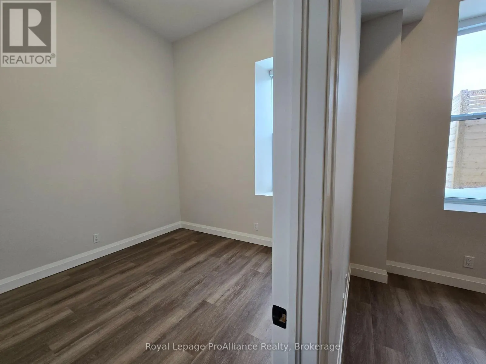 1 - 261 FRONT STREET #1