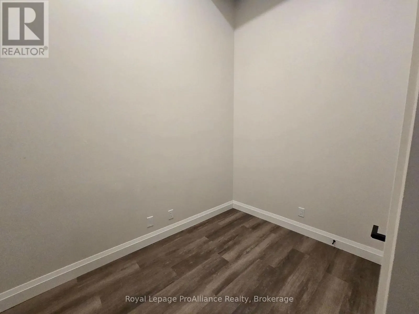 1 - 261 FRONT STREET #1