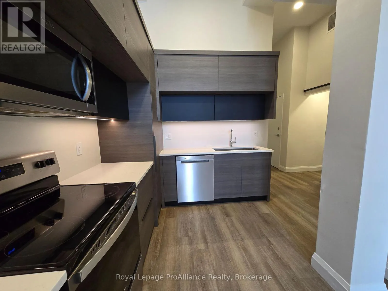 1 - 261 FRONT STREET #1