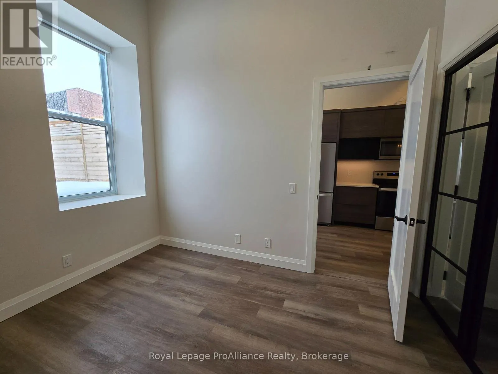 1 - 261 FRONT STREET #1
