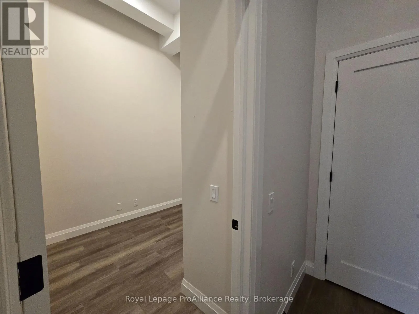1 - 261 FRONT STREET #1