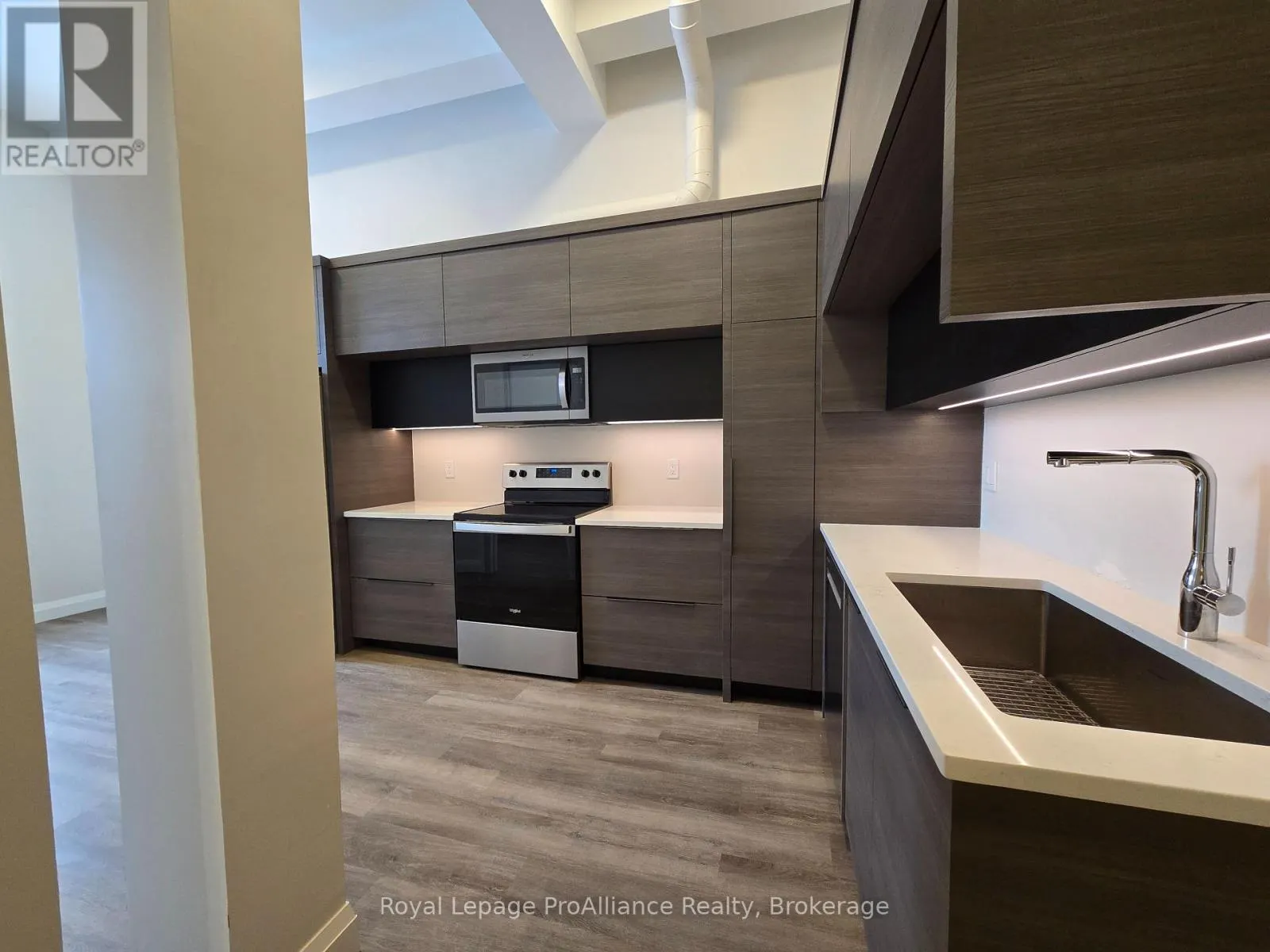 1 - 261 FRONT STREET #1