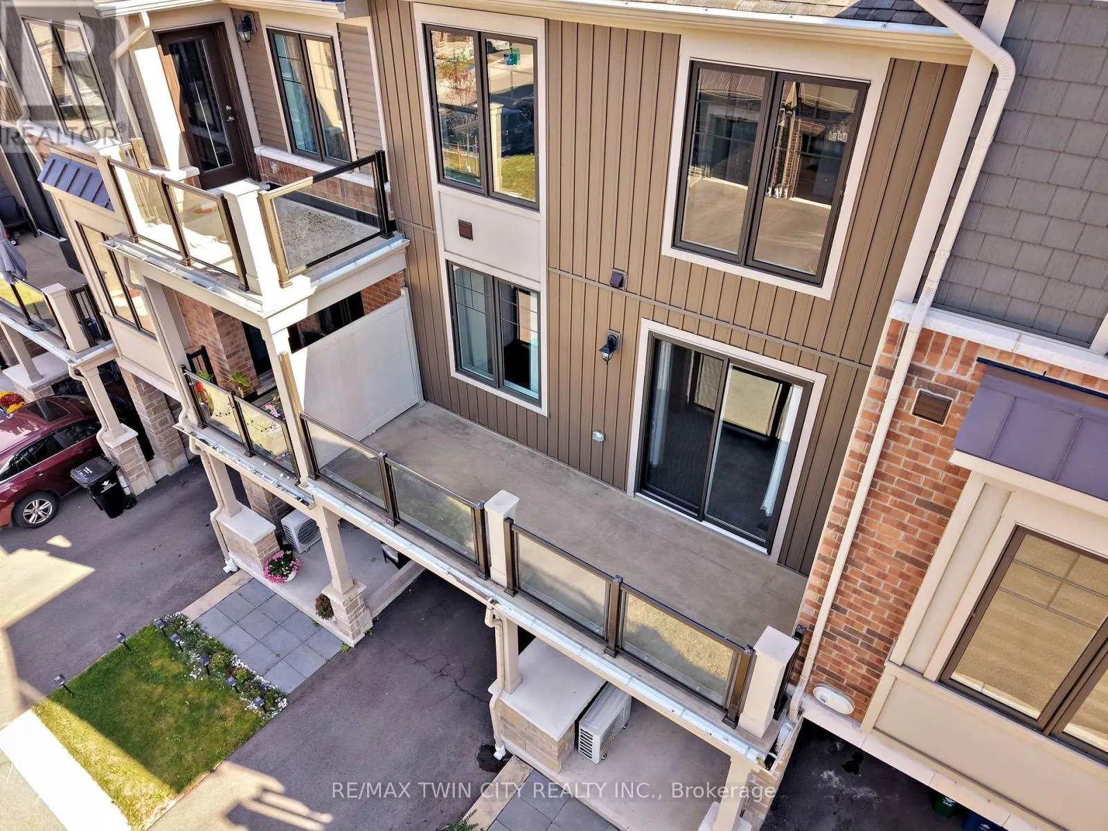 129 - 10 BIRMINGHAM DRIVE