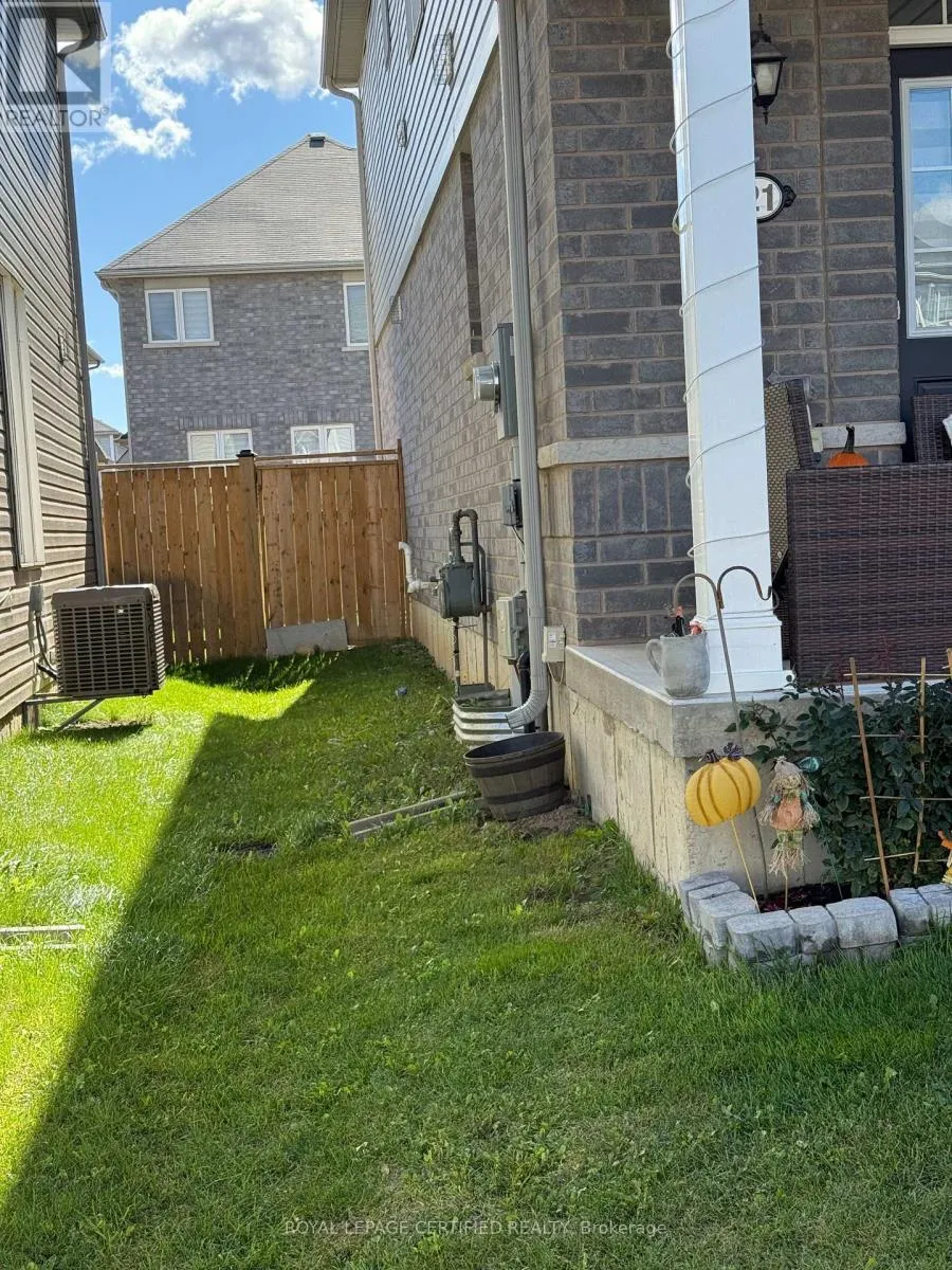 21 MUNRO CIRCLE