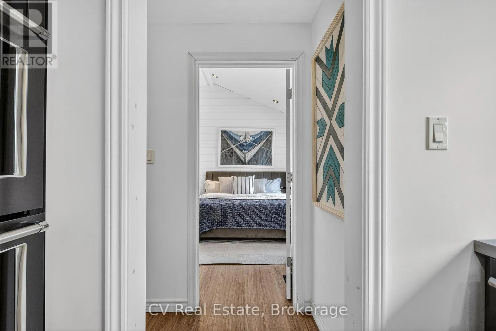 1 - 1018 GEORGINA WAY #1