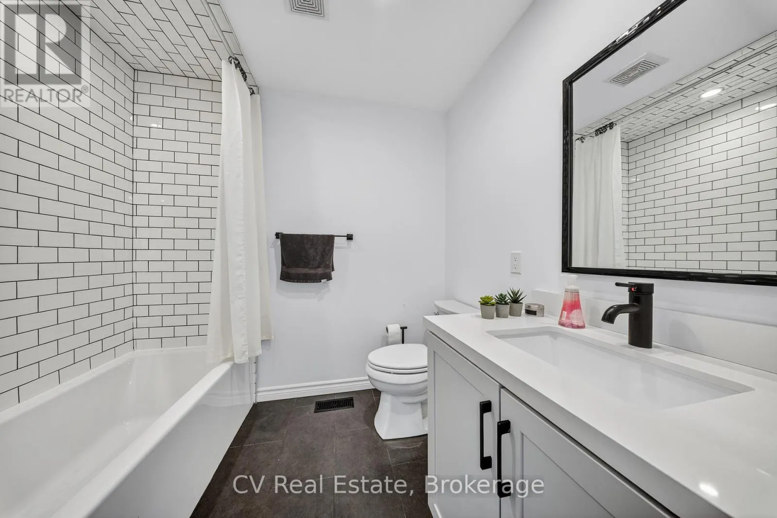 1 - 1018 GEORGINA WAY #1
