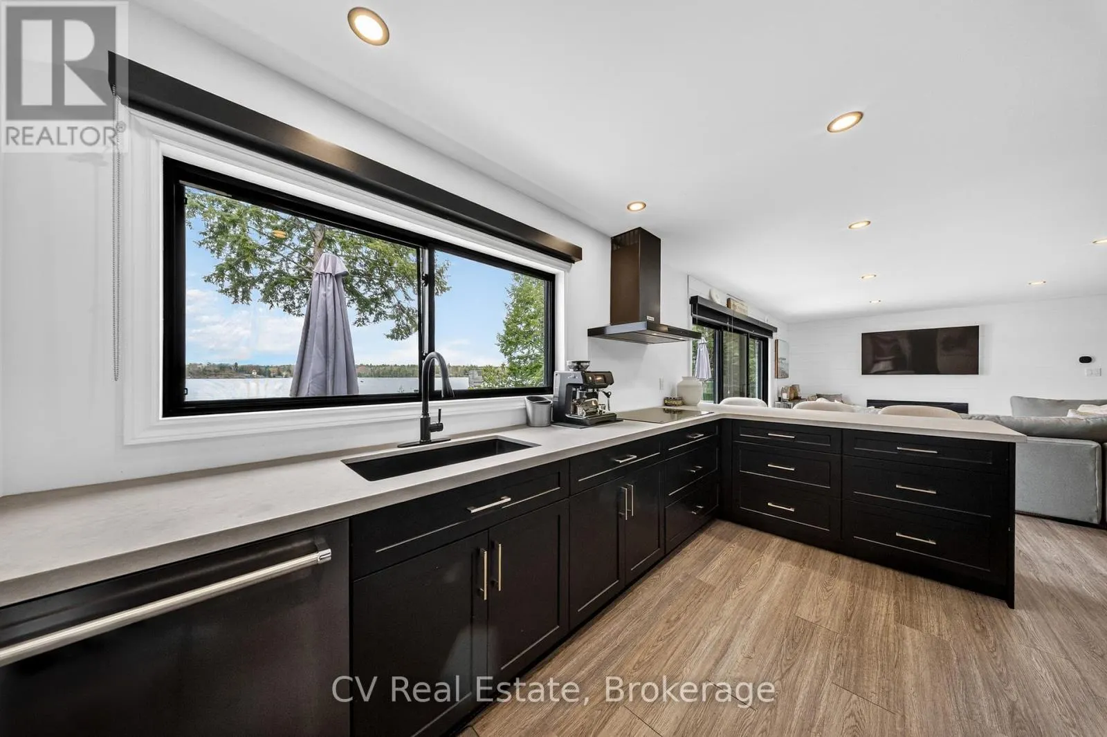 1 - 1018 GEORGINA WAY #1