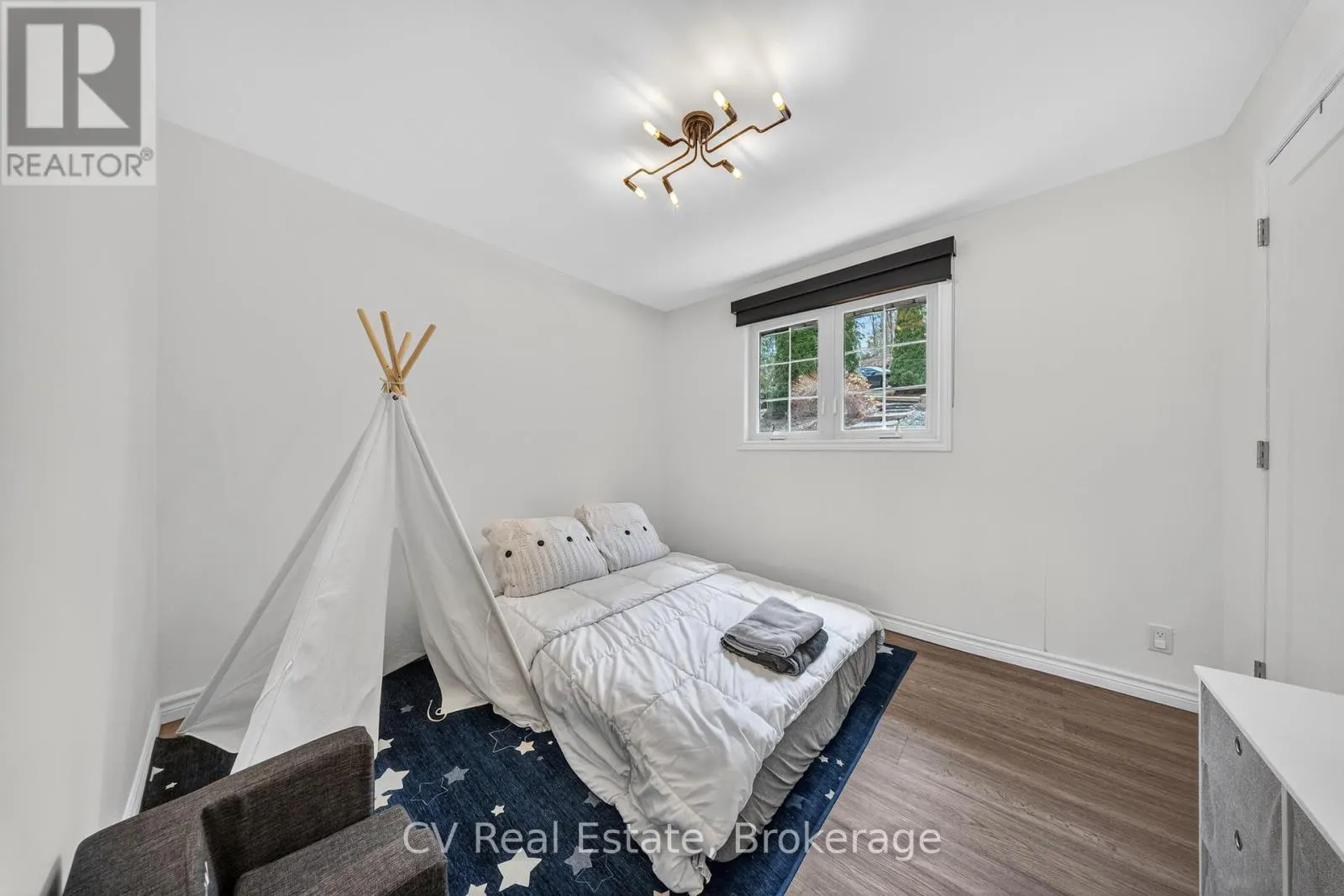 1 - 1018 GEORGINA WAY #1