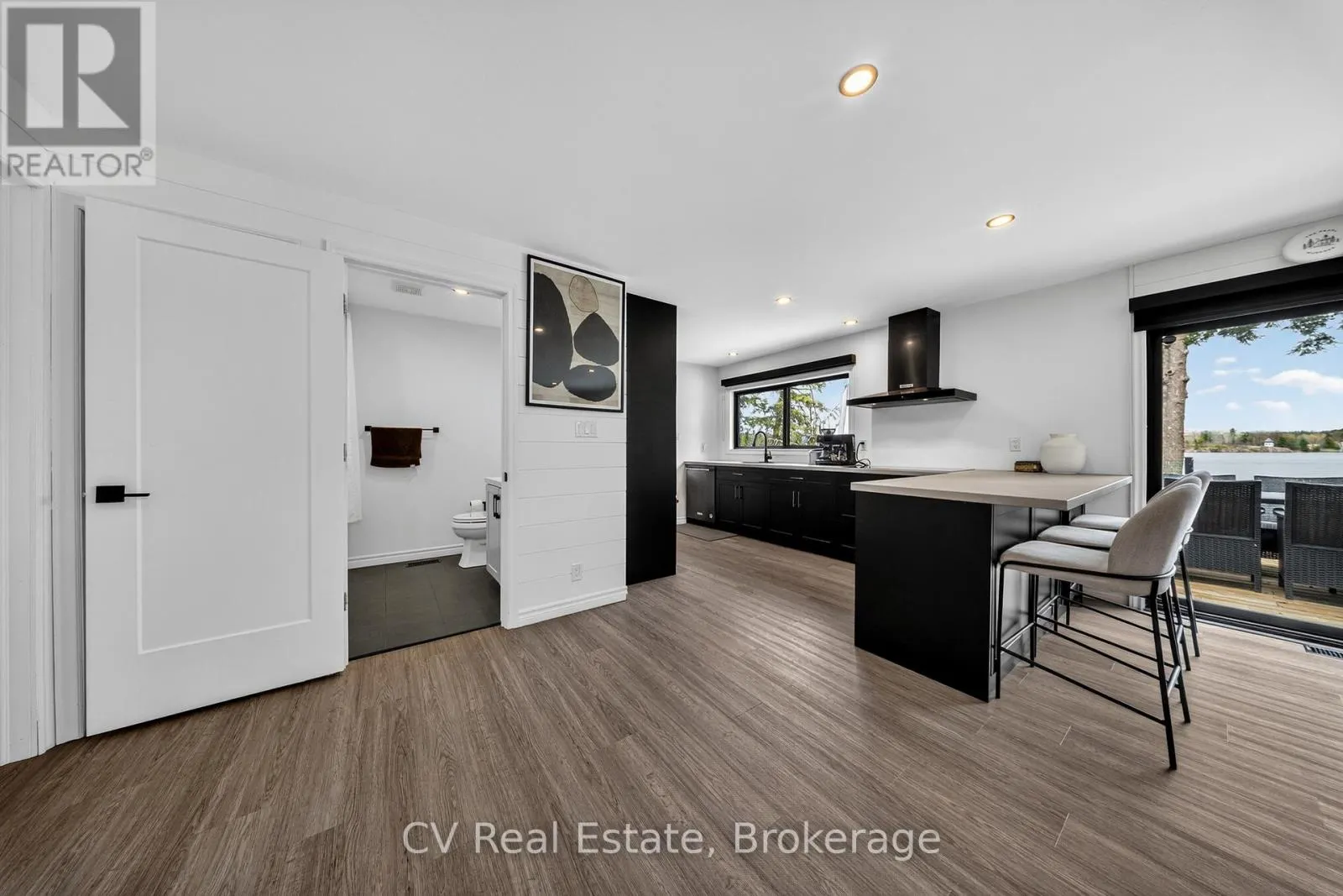1 - 1018 GEORGINA WAY #1