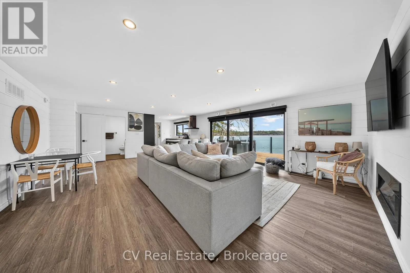 1 - 1018 GEORGINA WAY #1