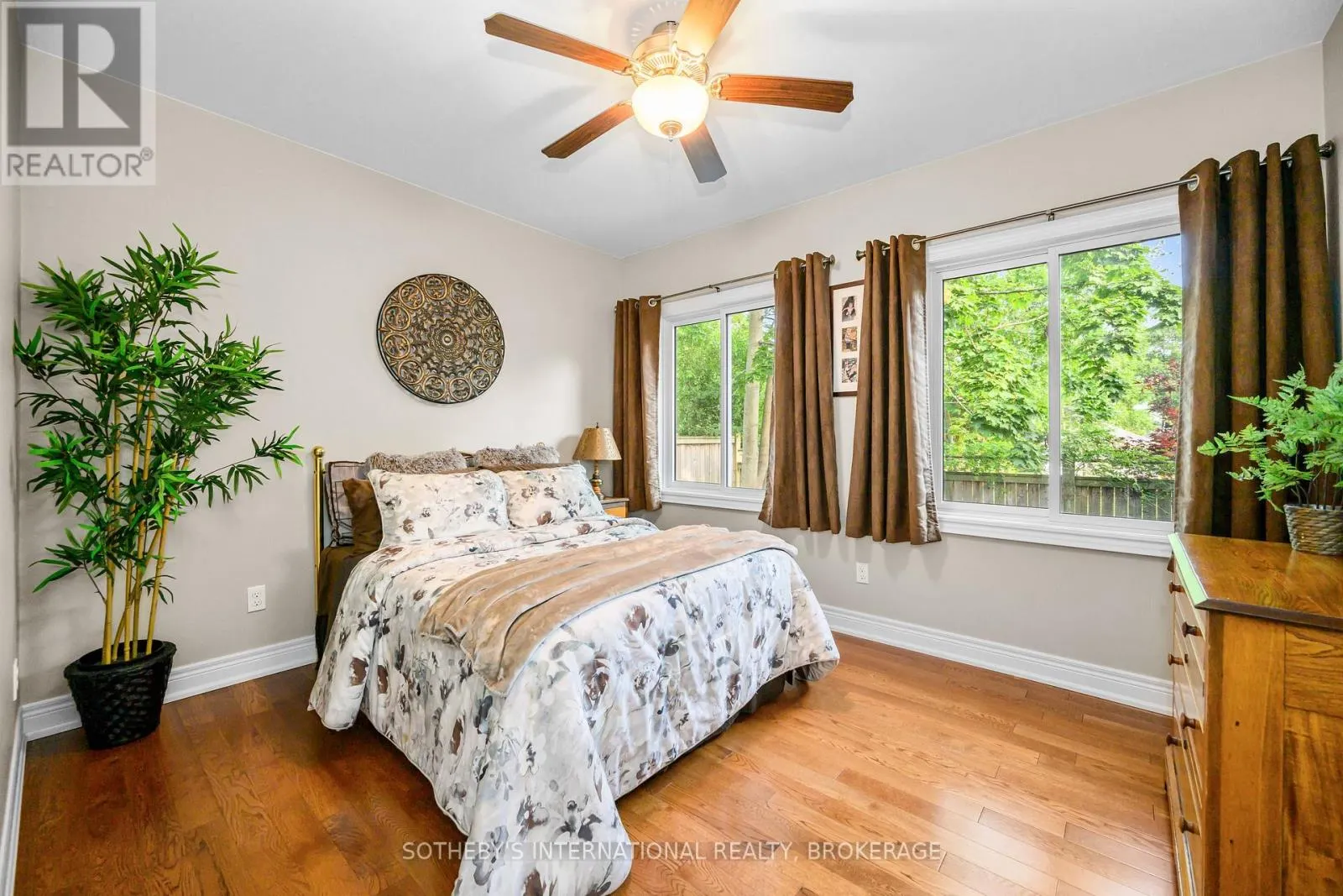 880 EDGEMERE ROAD