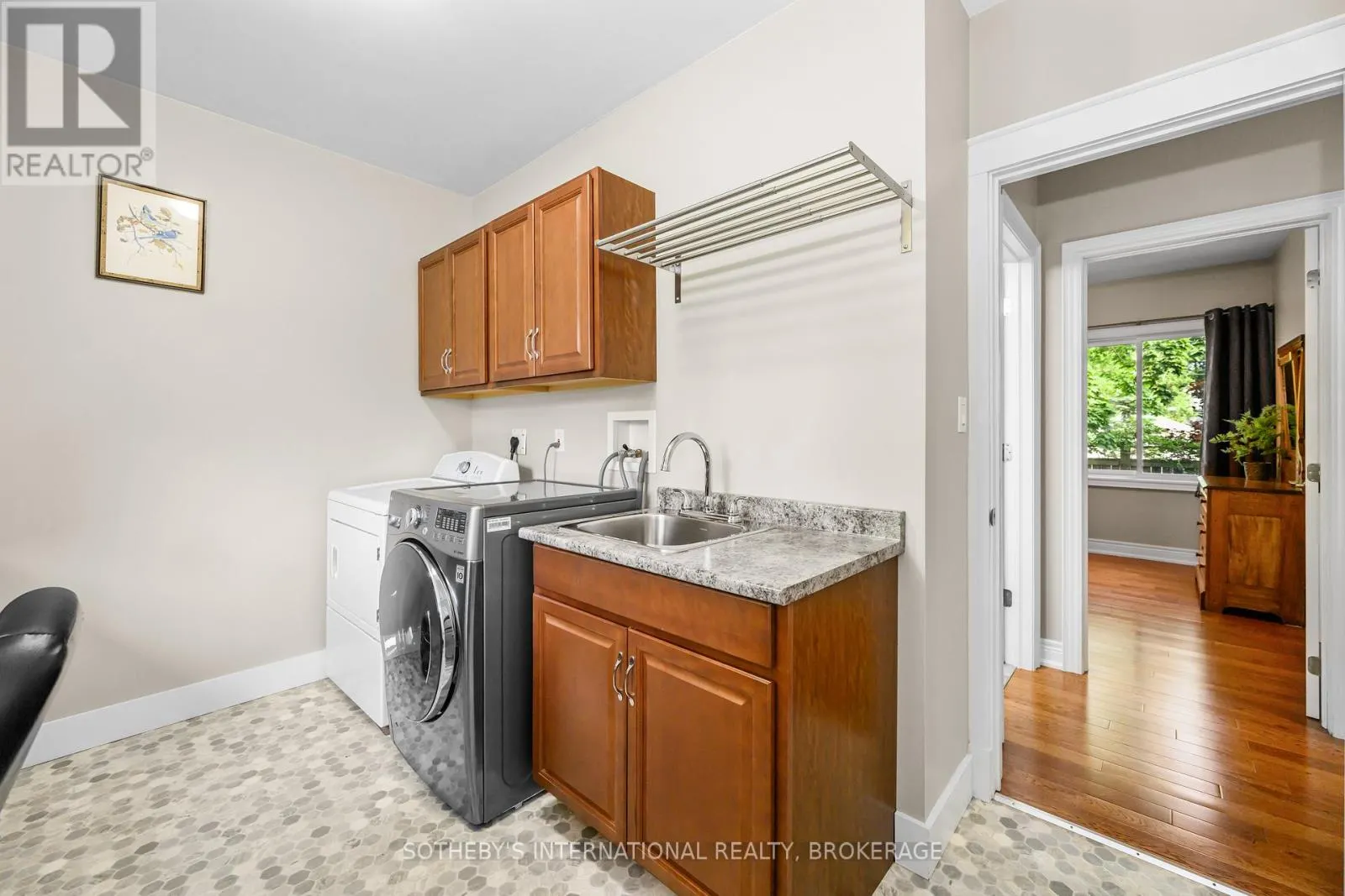 880 EDGEMERE ROAD