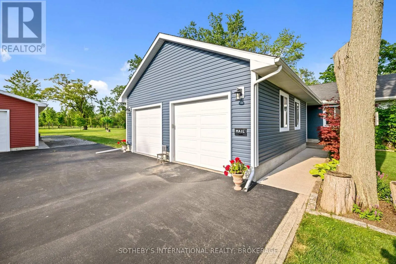 880 EDGEMERE ROAD