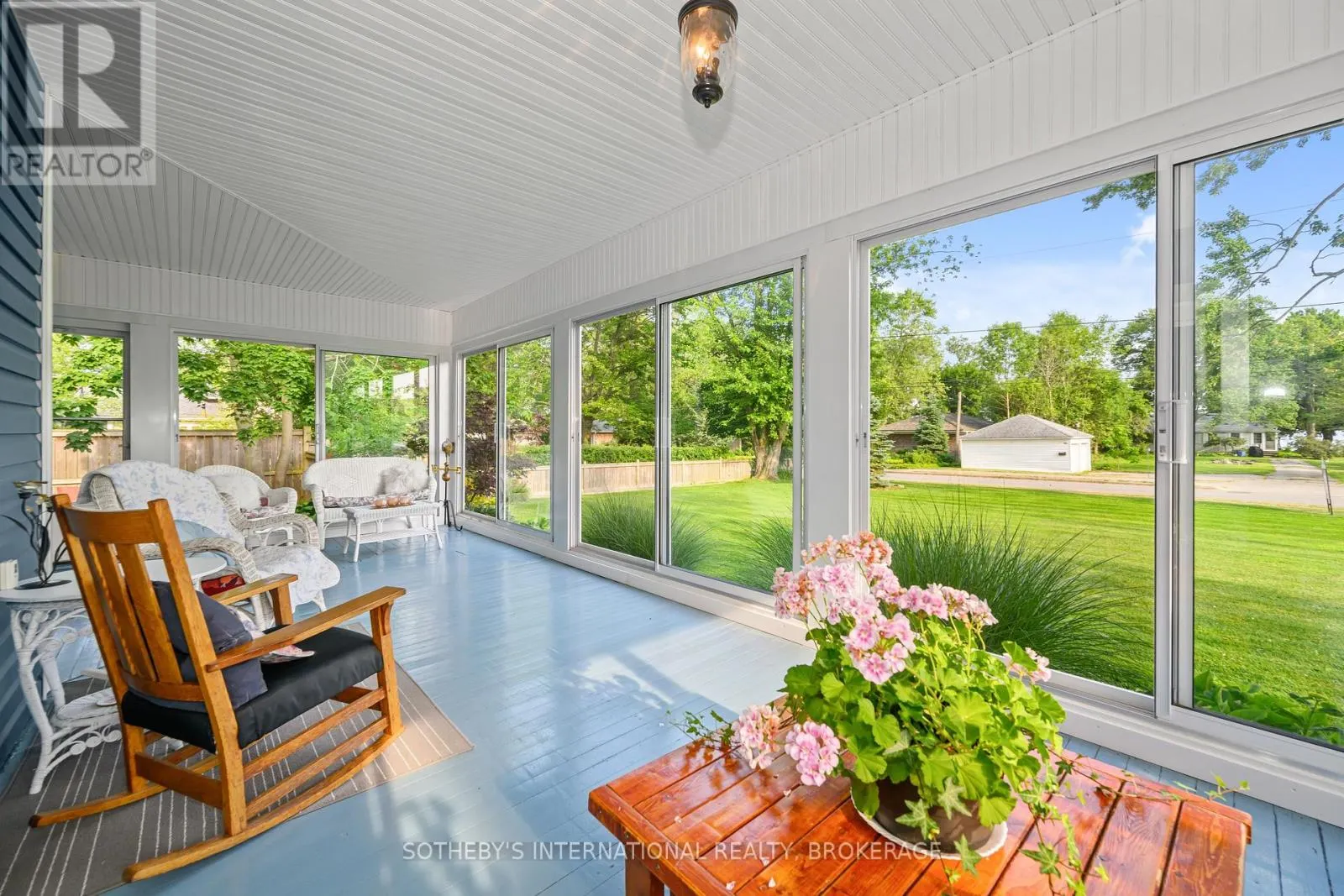 880 EDGEMERE ROAD