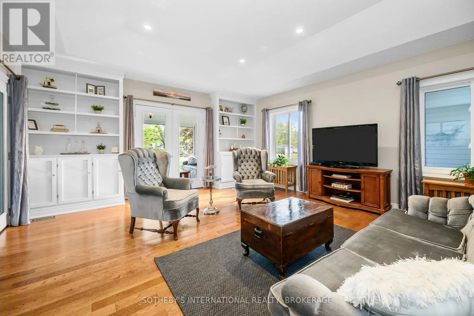 880 EDGEMERE ROAD
