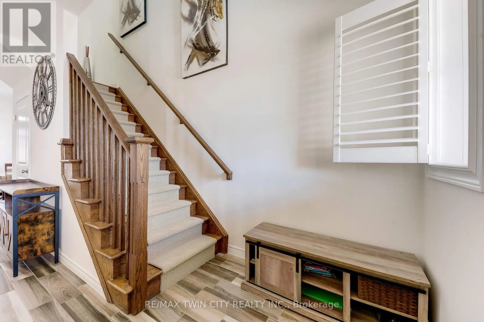 18 CROSSBRIDGE AVENUE