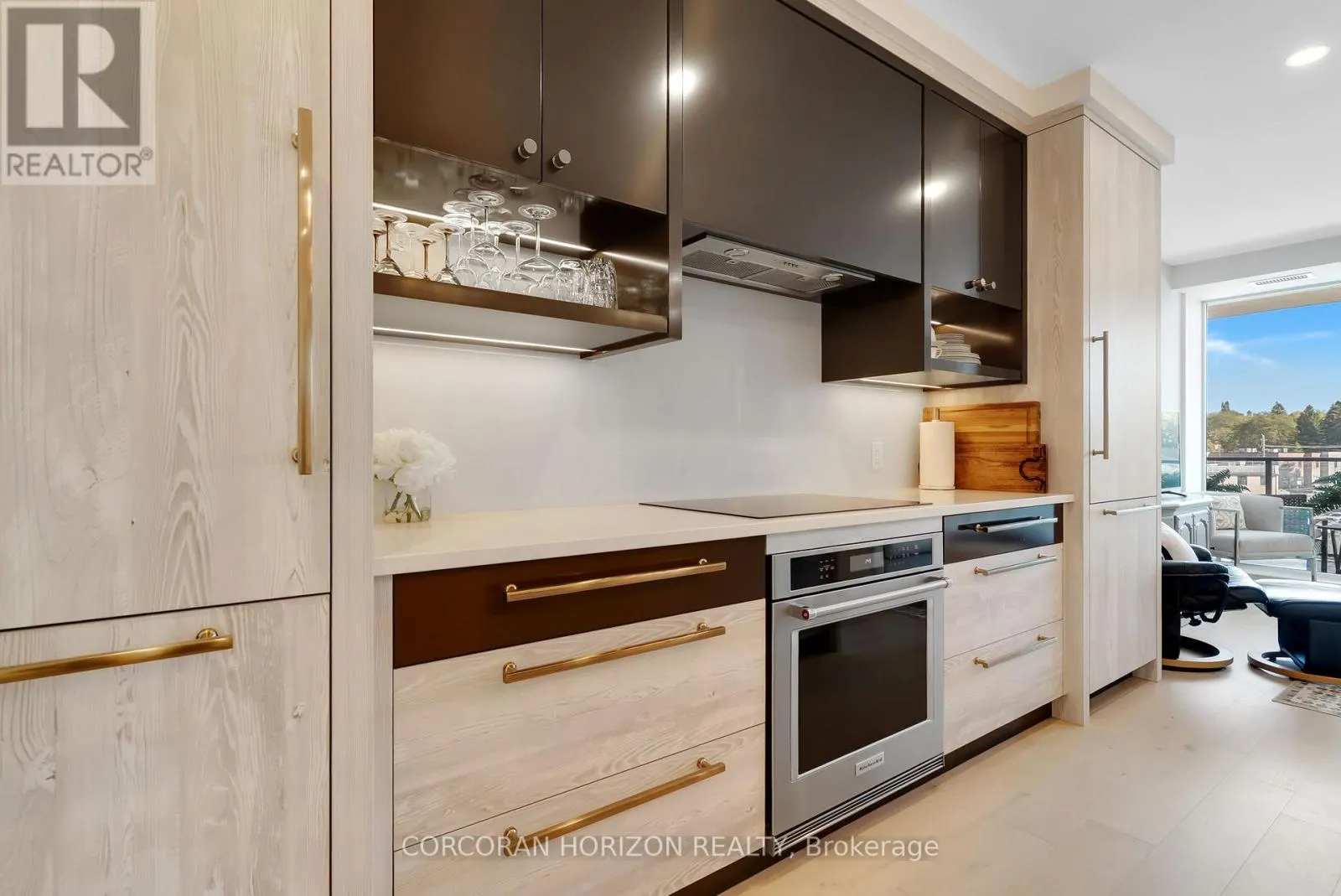 322 - 6523 WELLINGTON 7 ROAD