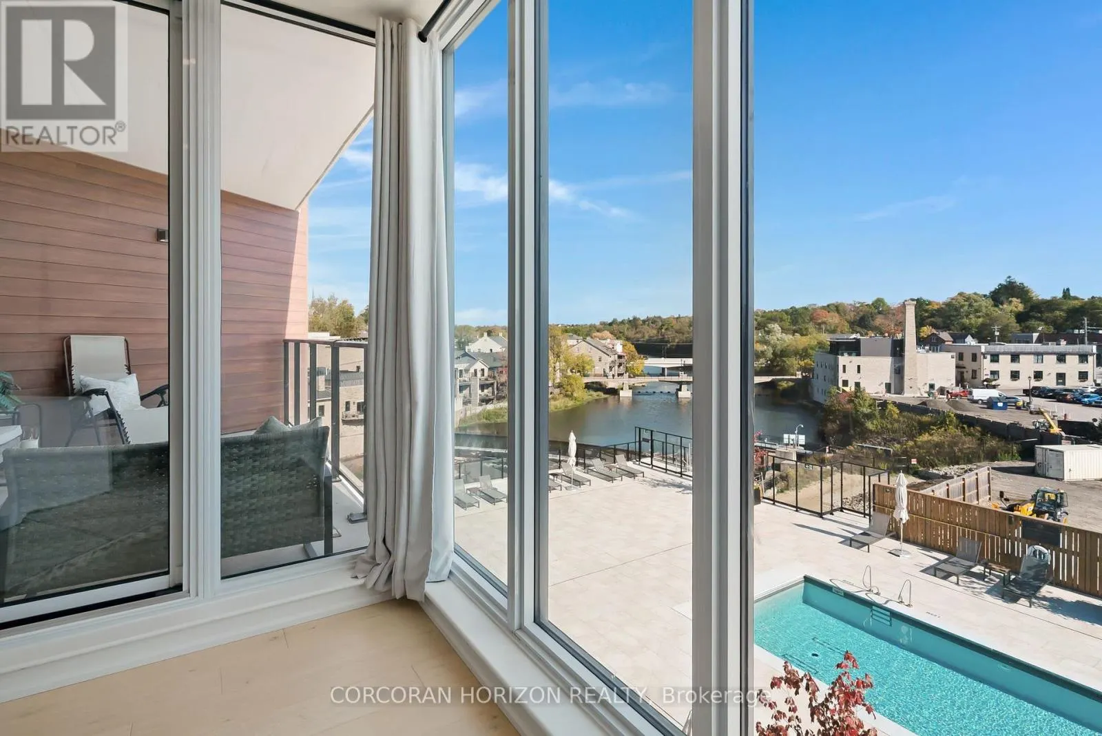 322 - 6523 WELLINGTON 7 ROAD