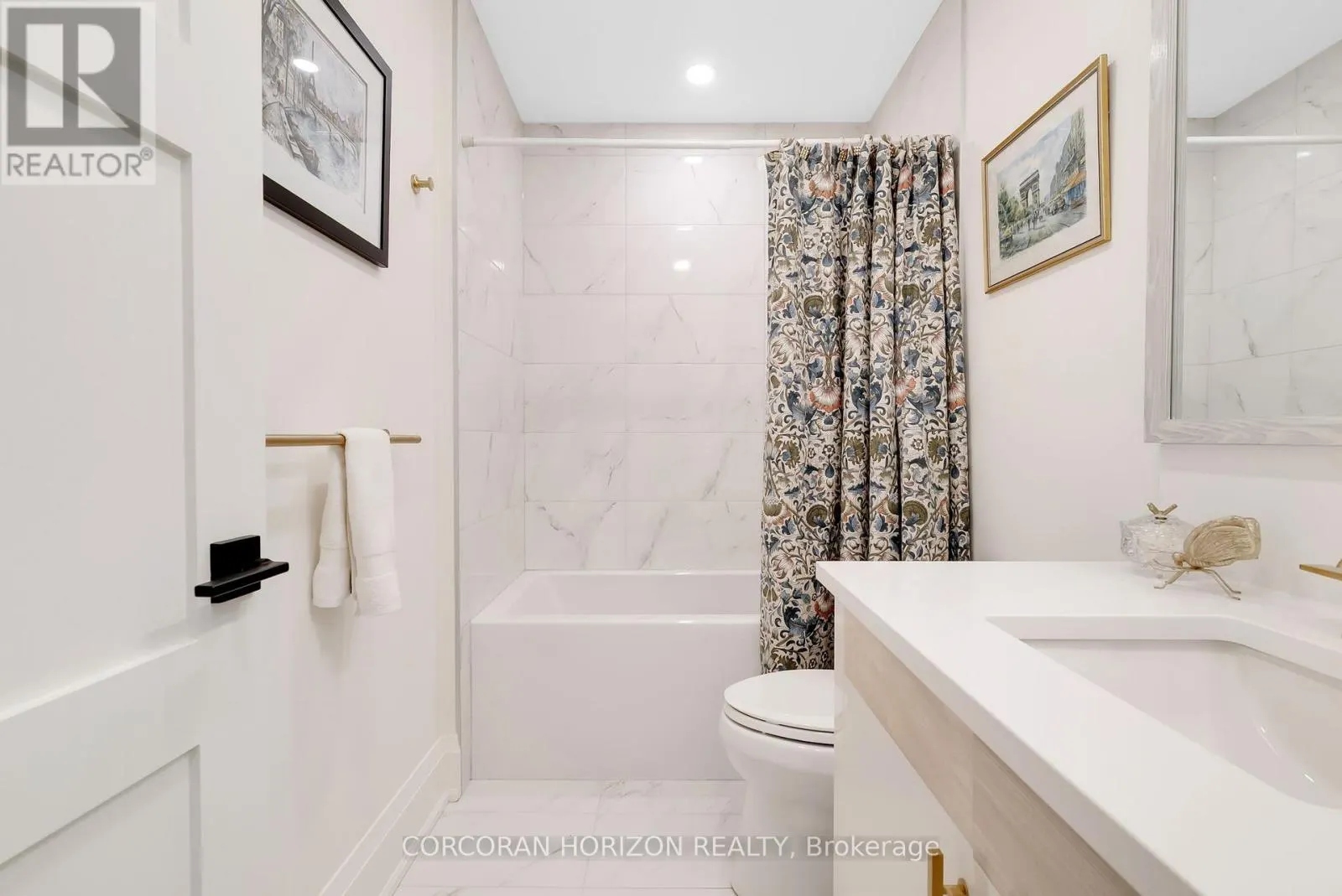 322 - 6523 WELLINGTON 7 ROAD