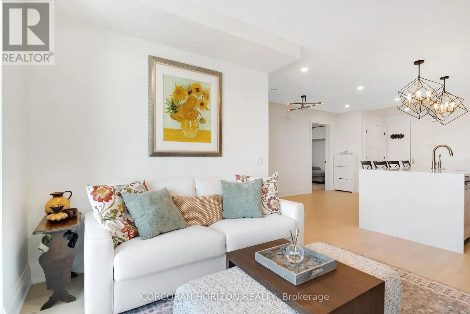 322 - 6523 WELLINGTON 7 ROAD