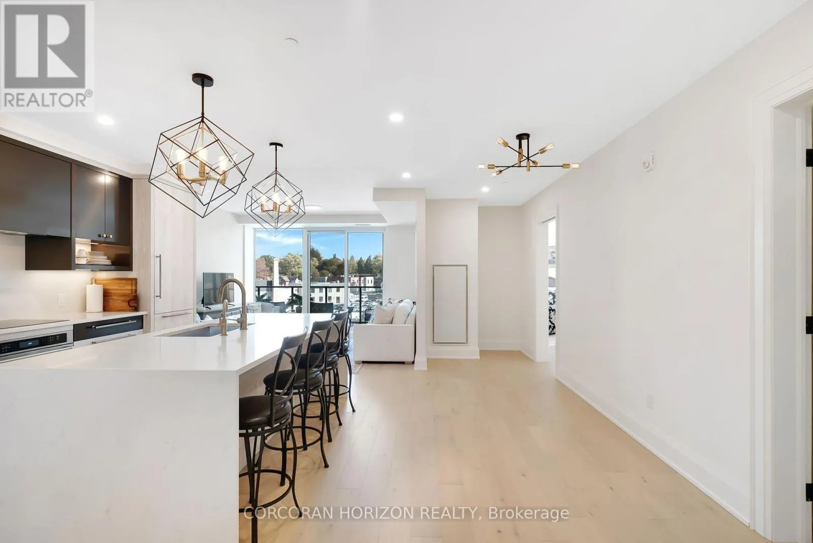 322 - 6523 WELLINGTON 7 ROAD