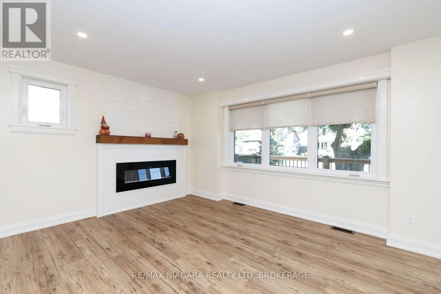 245 BOWEN ROAD