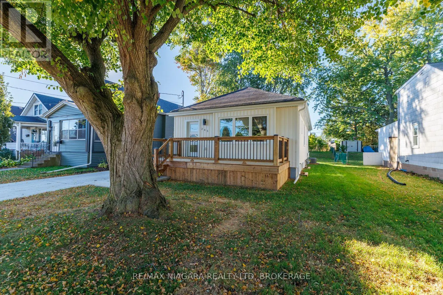 245 BOWEN ROAD
