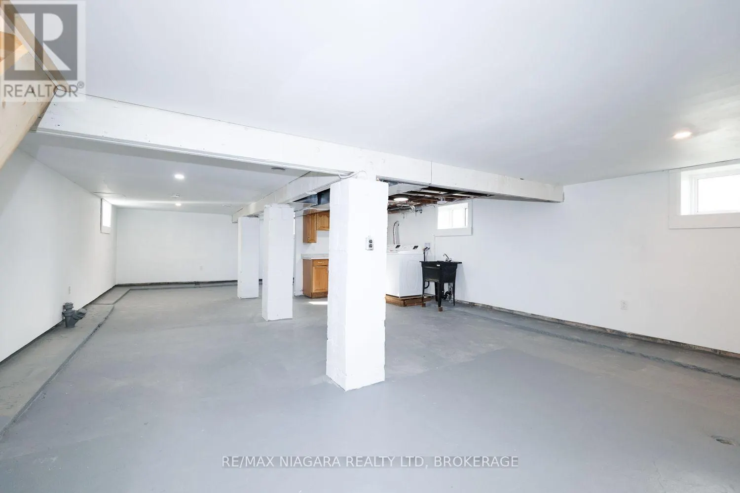 245 BOWEN ROAD